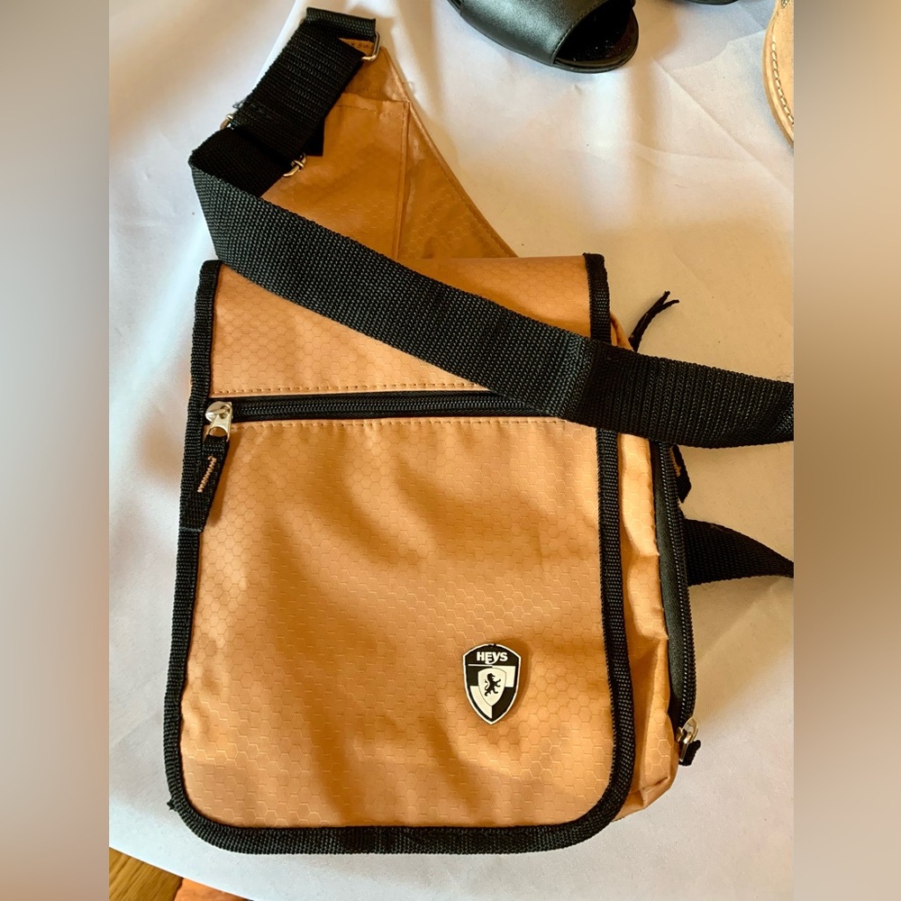 HEYS Crossbody Travel Purse